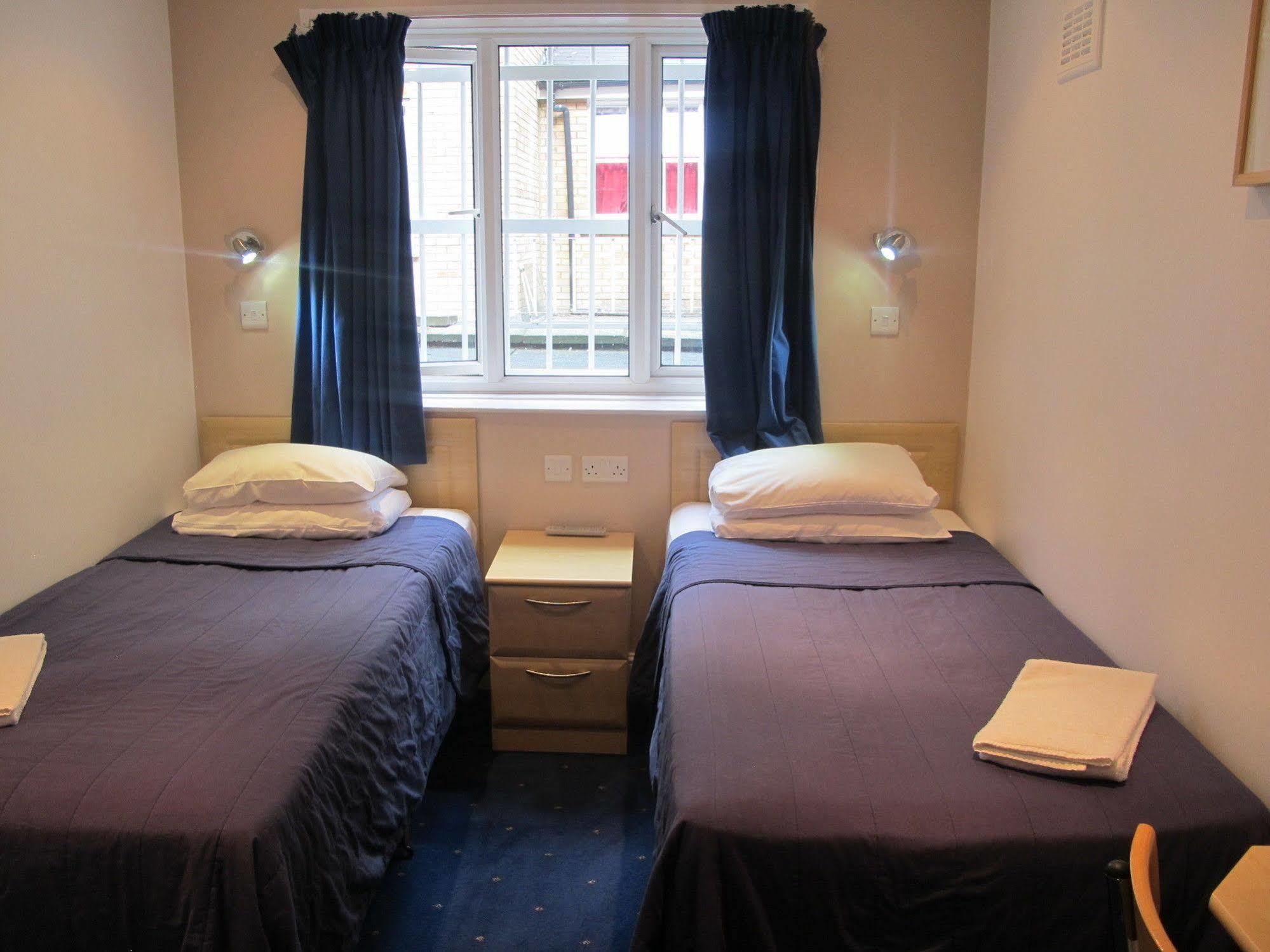 Alhambra Hotel Londra Dış mekan fotoğraf
